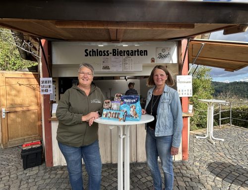 Spendenübergabe im Schlossbiergarten